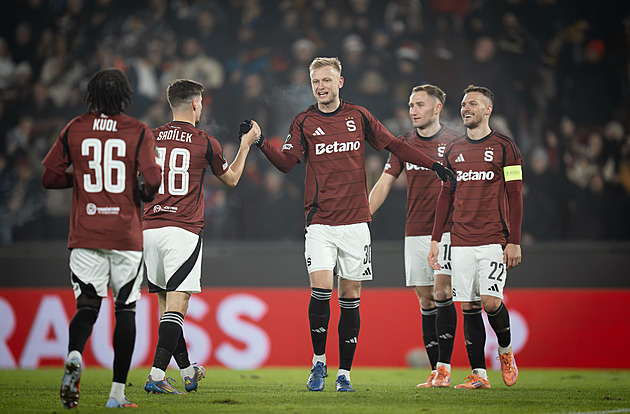 ONLINE: Slavia hraje s Karlsruhe, za Spartu už pálí Vojta, přispěl k výhře nad Ústím