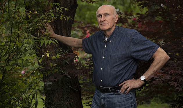 GLOSA: Hilský opět prvotřídní. Dočkali jsme se čtivého překladu Ztraceného ráje