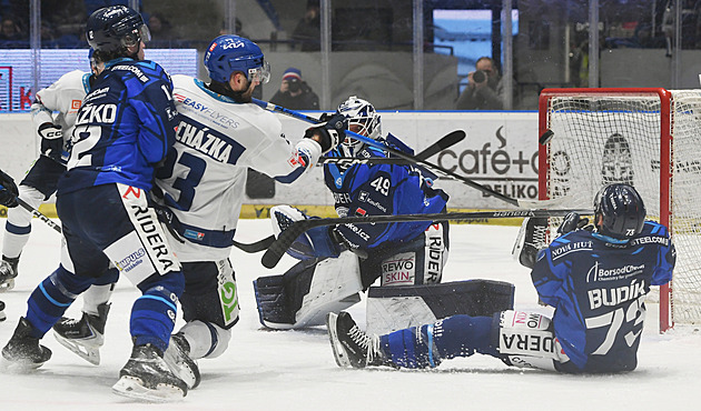 ONLINE: Kladno i Kometa vedou, Litvínov v derby srovnává. Třinec opět zvyšuje