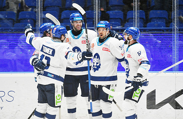 ONLINE: Kladno zničilo Vítkovice, Litvínov slaví v derby. Kometa hraje s Boleslaví