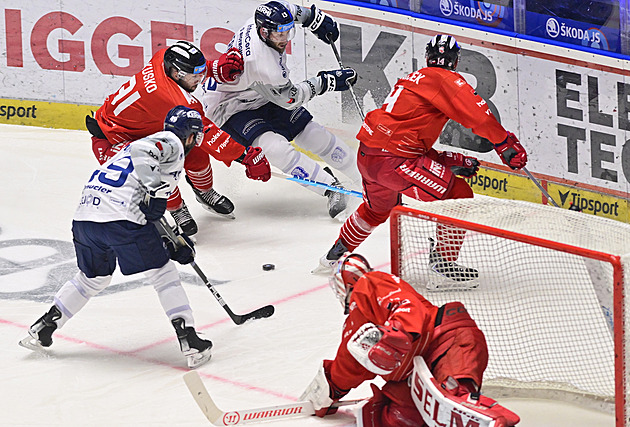 Hokejisté Plzně se vrátili na druhé místo, v dohrávce těsně přehráli Olomouc