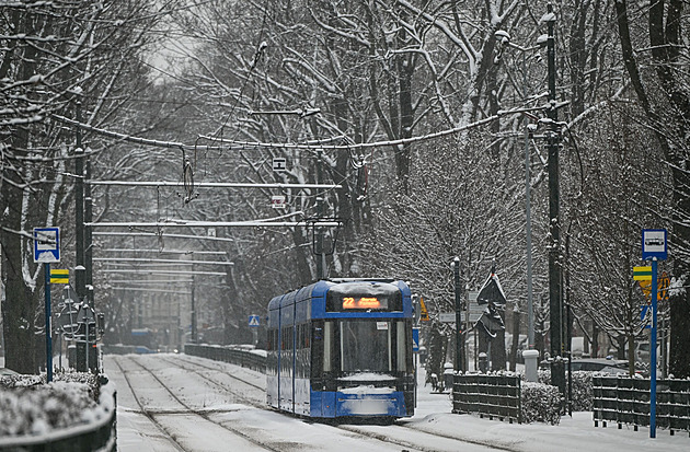 Mluvte tišeji. Krakov zavádí pokuty za hlasité telefonáty, cestující si to přáli