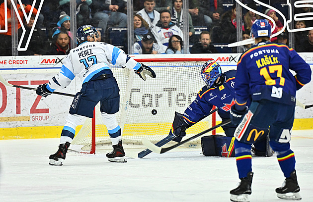 ONLINE: Bílí Tygři odskočili Motoru, Sparta vede s Litvínovem. Hradec tápe v Boleslavi