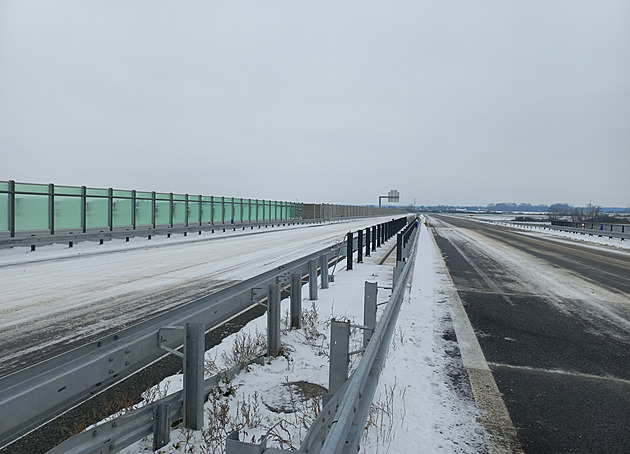 Stát musí kvůli hluku ze silnice zaplatit muži 150 tisíc. Trpí i další, říká