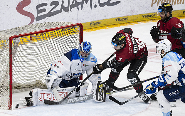 ONLINE: Souboj rivalů v extraligové předehrávce, Sparta doma čelí Kometě