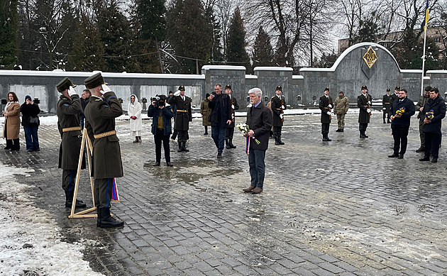 Pavel se Zelenským v Kyjevě vzdali hold padlým ukrajinským vojákům