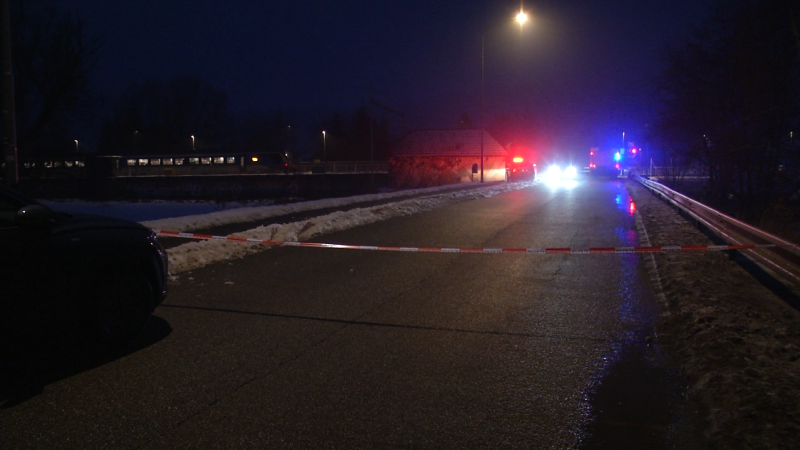 Tragédie na Blanensku: Dvojice žen dobíhala vlak, jednu smetl na přejezdu rychlík