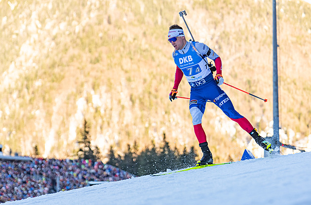 Biatlon ONLINE: Krčmář střílel čistě, ale pak spadl. Dobrý sprint odjel Mikyska