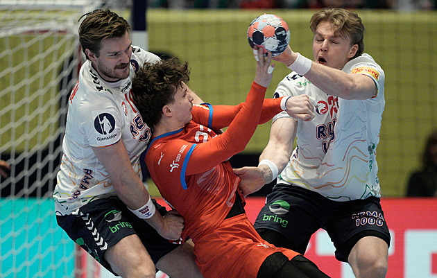 Naději na postup sebral házenkářům střelecký výpadek, na ME podlehli i Norsku