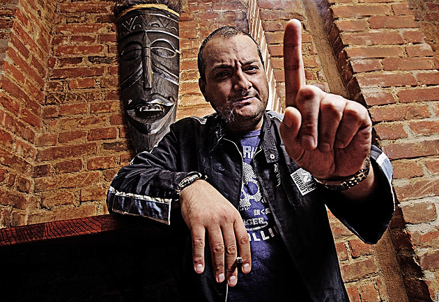 České hity i Drupi, humor a nečekaný rap. Hvězdy se s Hezuckým loučily v O2 areně