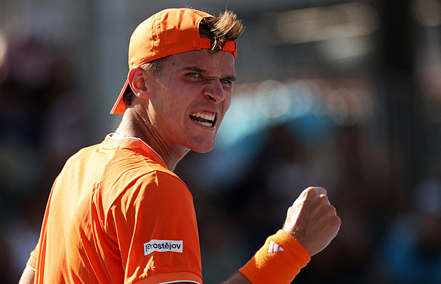 Australian Open ONLINE: Kopřiva ztrácí, Menšík vydřel obrat. Uspěla i Plíšková