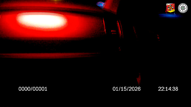 Policii ujížděl šestnáctiletý hoch se zákazem řízení, byl pod vlivem a naboural