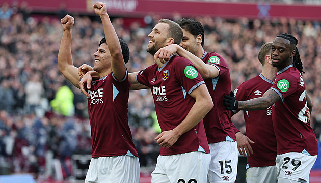 ONLINE: Wolves s Krejčím hrají na City, West Ham se Součkem porazil Sunderland