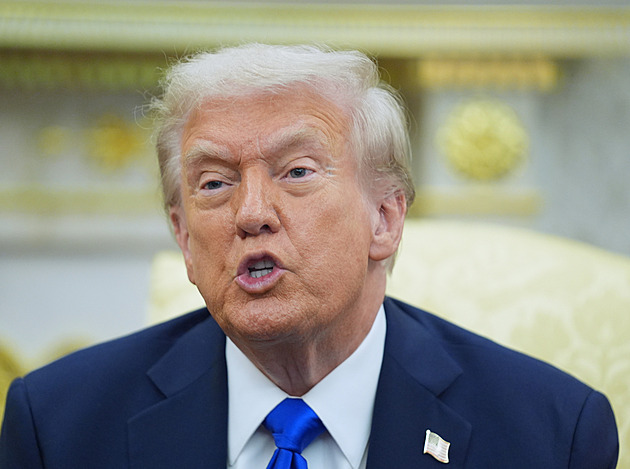 Trump vyhrožuje Kanadě 100% cly za obchod s Čínou. Premiéra ponížil na guvernéra