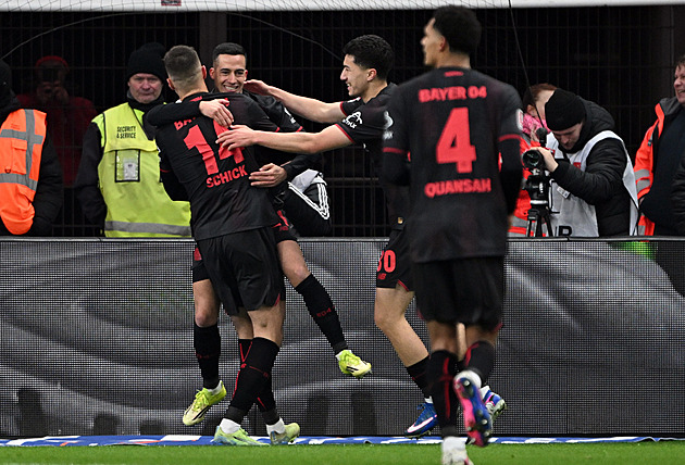 Češi zazářili v bundeslize: Schick dal opět gól, Coufal měl při výhře dvě asistence