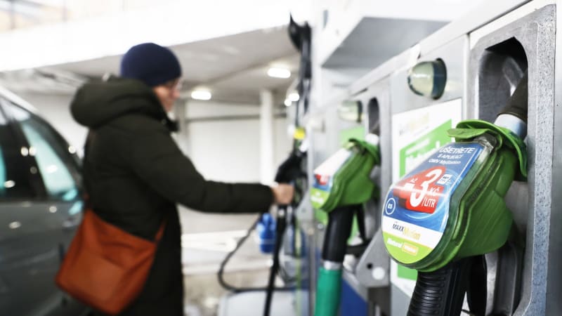 Budou Češi tankovat na Slovensku dráž než místní? Fico táhne do boje proti zdražování