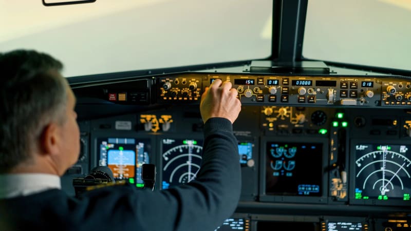 Mňau! Mňau! Haf! Zvířecí komunikace pilotů je na sítích hitem. Úřad už zahájil vyšetřování