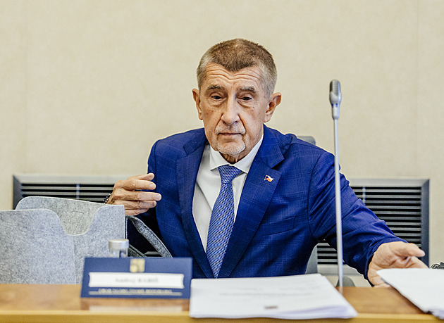 Vláda řeší, zda mají velké obchody zavřít také o dalších svátcích, jak navrhli lidovci