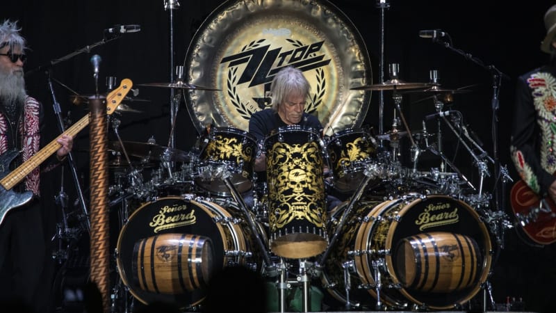 Zemřela legenda ZZ Top. Bubeníkovi Franku Beardovi bylo 77 let