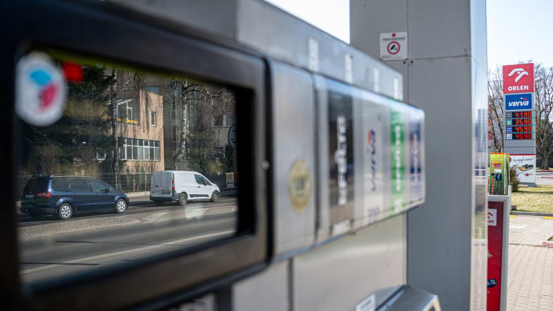Kolik ušetříme na plné nádrži nafty? Stát přijde opatřením o miliardu korun měsíčně