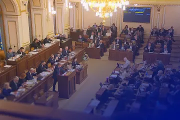 Poslanci se sešli k druhému opozičnímu pokusu o vyslovení nedůvěry vládě