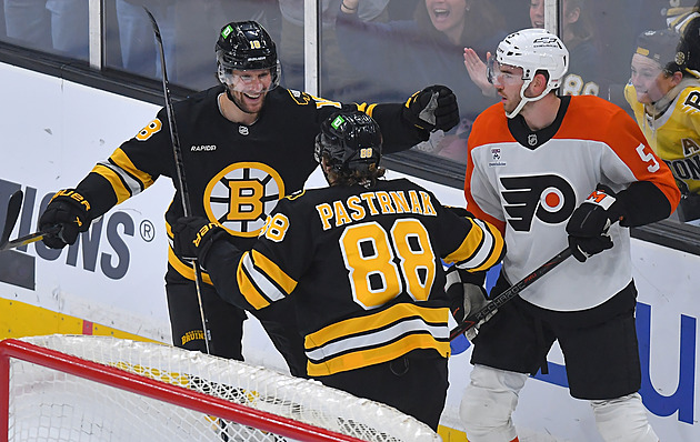 Pastrňák se Zachou nasměrovali Boston za výhrou, za hosty asistoval Jiříček