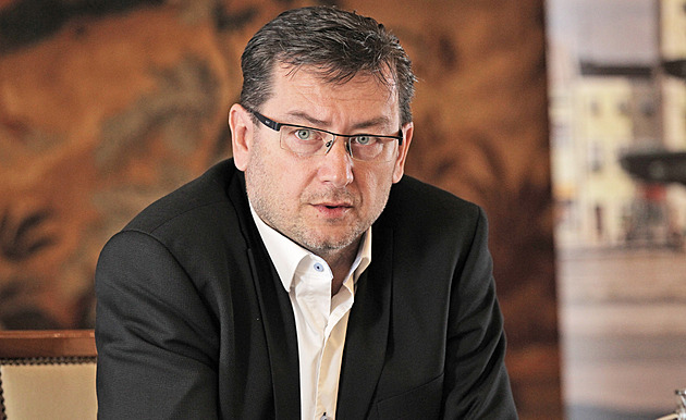 Primátor Wolf vyhrál v Karviné na celé čáře, fotbalové korupční aféře navzdory